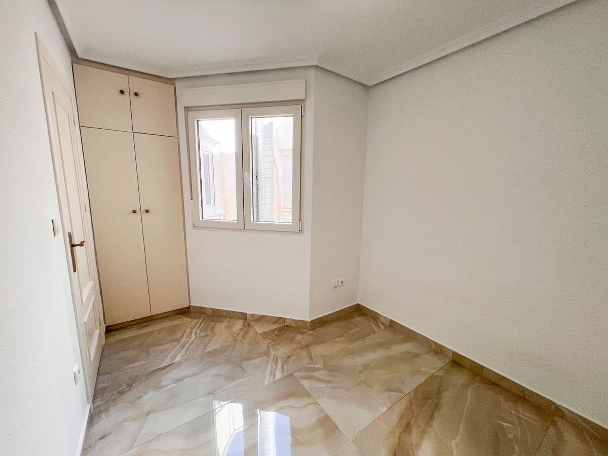 2 sovrum Lägenhet till salu i Torrevieja - 198 900 € (Ref: 10080799)