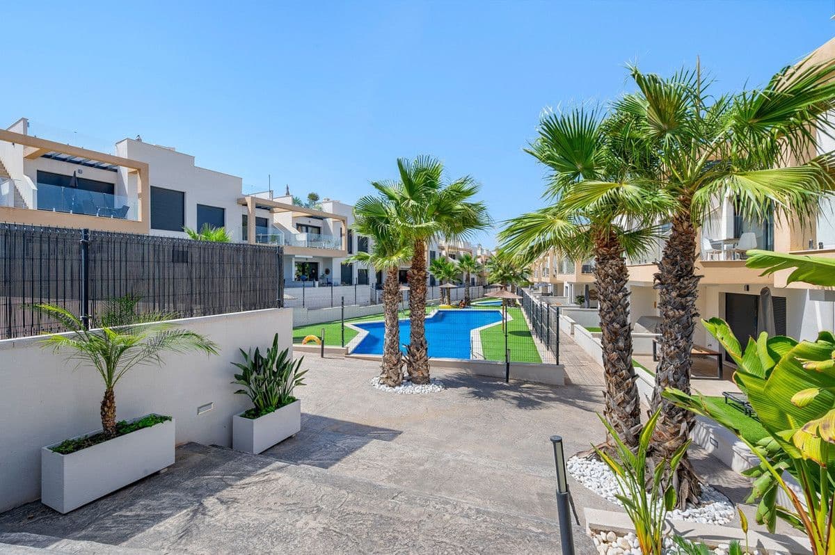 2 bedroom Apartment for sale in Orihuela Costa - € 279,000 (Ref: 10080857)