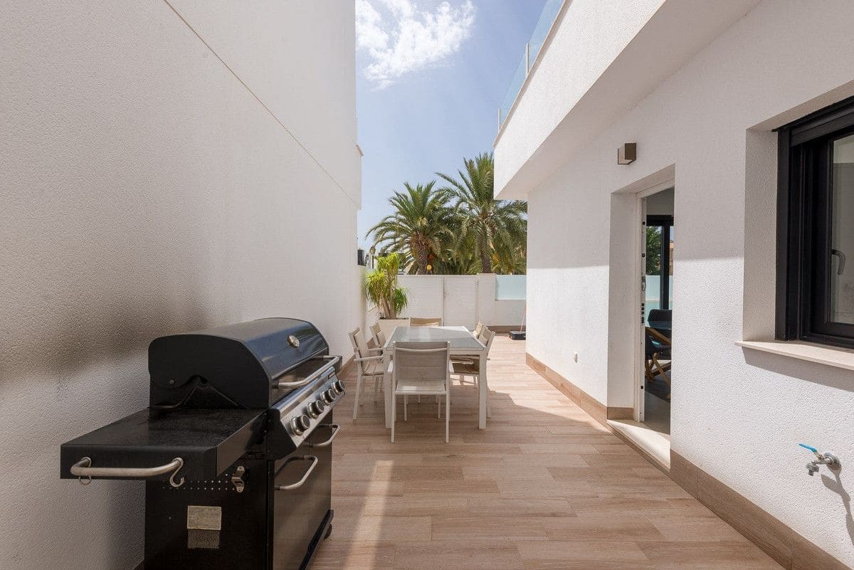 3 makuuhuone Huvila myytävänä paikassa San Pedro del Pinatar - 400 000 € (Ref: 10080858)