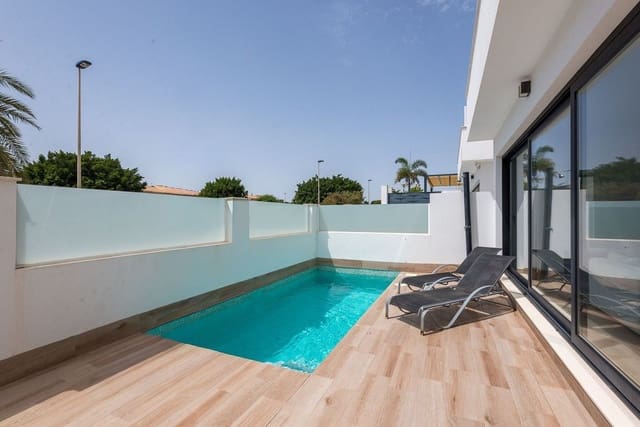 3 makuuhuone Huvila myytävänä paikassa San Pedro del Pinatar ciudad, San Pedro del Pinatar - 400 000 € (Ref: 10080858)