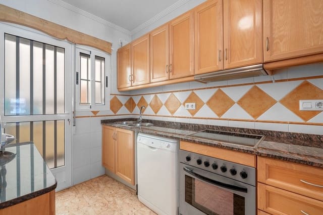 3 quarto Moradia para venda em El Raso, Guardamar del Segura com piscina - 290 000 € (Ref: 10080865)