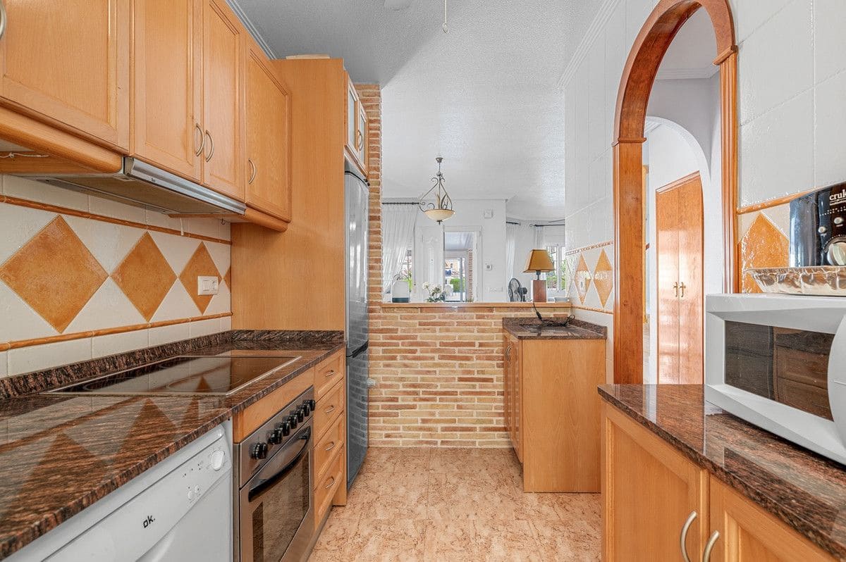 3 quarto Moradia para venda em El Raso com piscina - 290 000 € (Ref: 10080865)