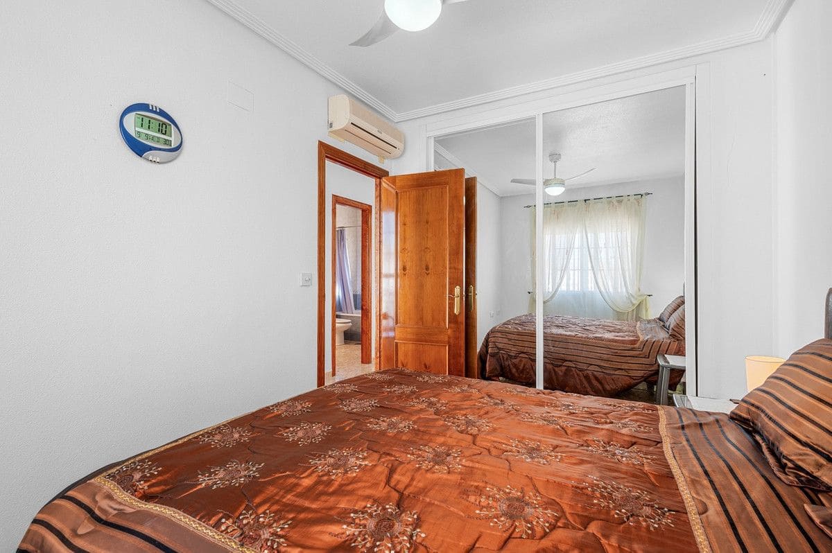 3 quarto Moradia para venda em El Raso com piscina - 290 000 € (Ref: 10080865)