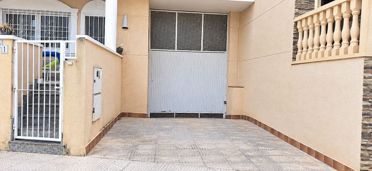 4 bedroom Terraced Villa for sale in Almoradi - € 230,000 (Ref: 10080898)