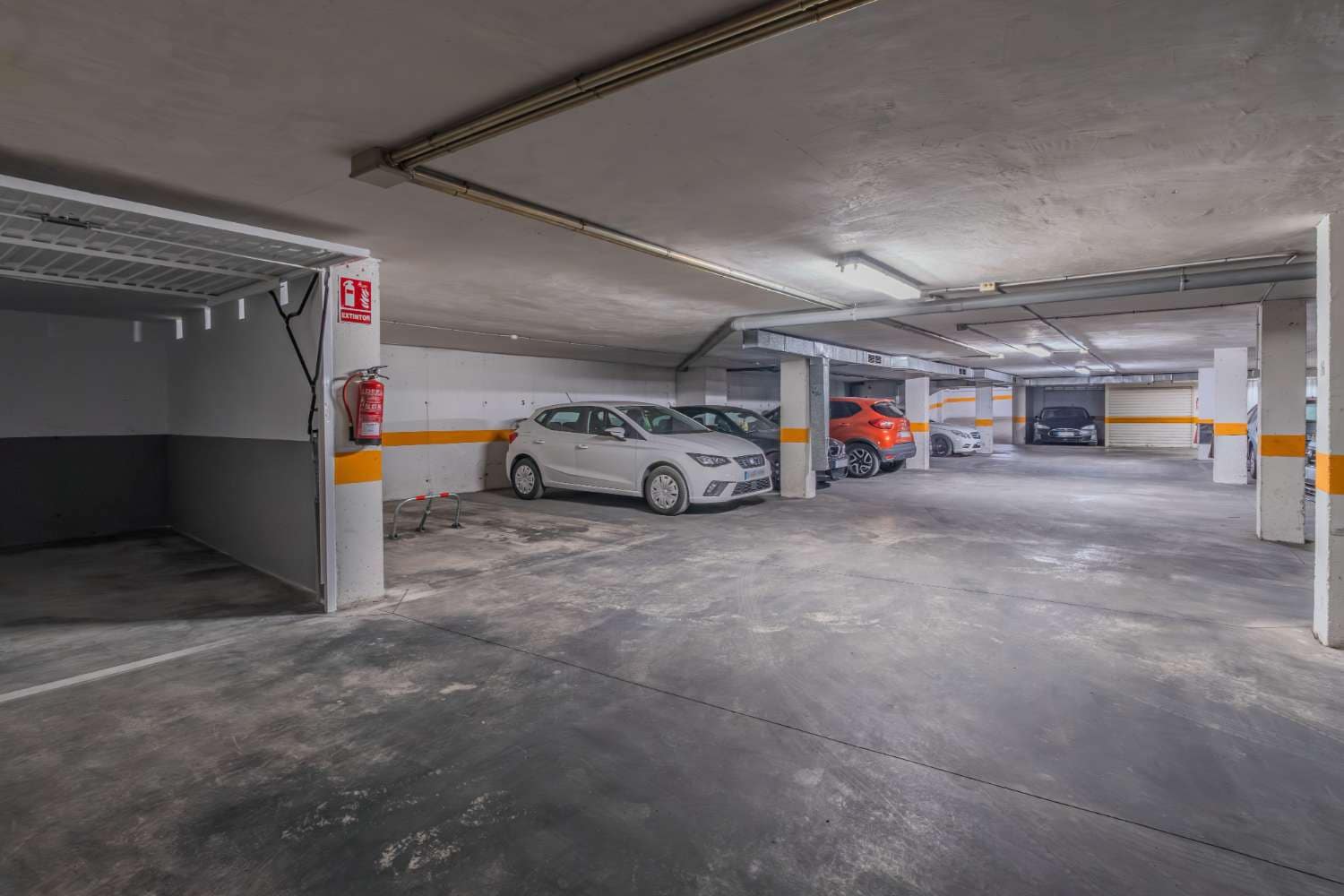 Autotalli myytävänä paikassa Torrevieja - 16 000 € (Ref: 10081653)