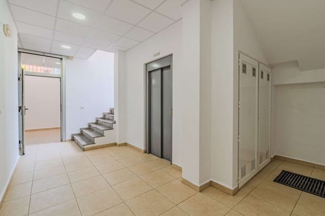 Kommersiell till salu i Antonio Machado, Torrevieja - 159 000 € (Ref: 10081654)