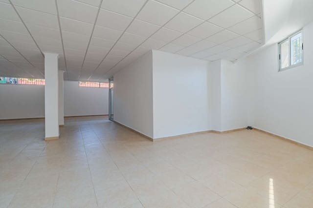 Kommersiell till salu i Antonio Machado, Torrevieja - 159 000 € (Ref: 10081654)