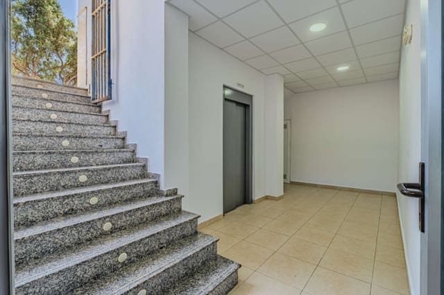Kommersiell till salu i Antonio Machado, Torrevieja - 159 000 € (Ref: 10081654)