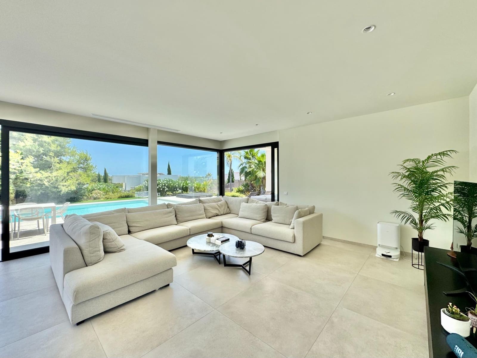 Chalet de 4 habitaciones en Las Colinas Golf en venta con piscina - 1.950.000 € (Ref: 10085126)