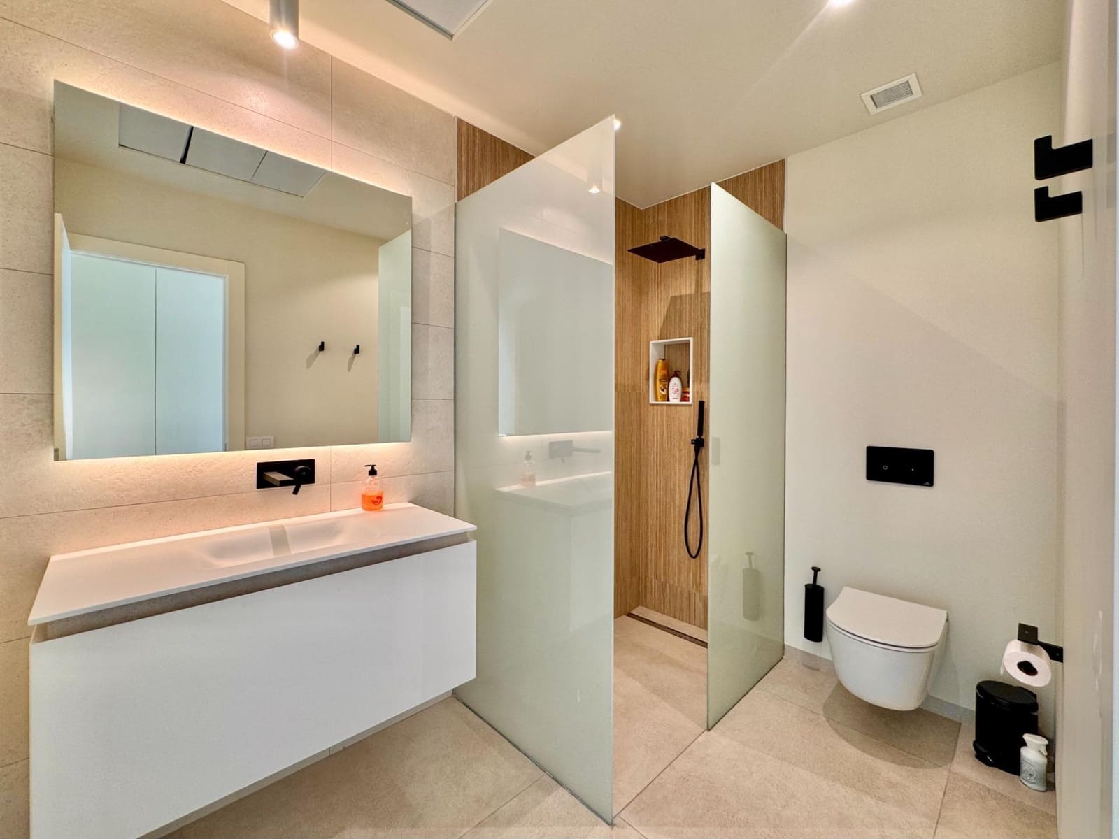 Chalet de 4 habitaciones en Las Colinas Golf en venta con piscina - 1.950.000 € (Ref: 10085126)