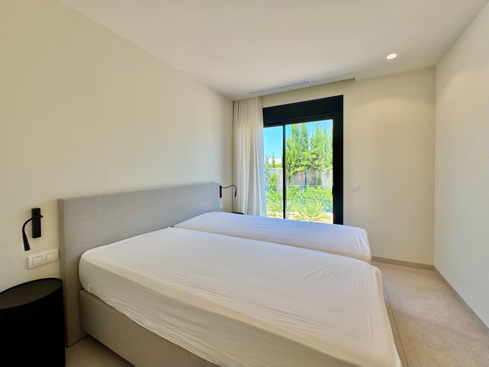 Chalet de 4 habitaciones en Las Colinas Golf en venta con piscina - 1.950.000 € (Ref: 10085126)