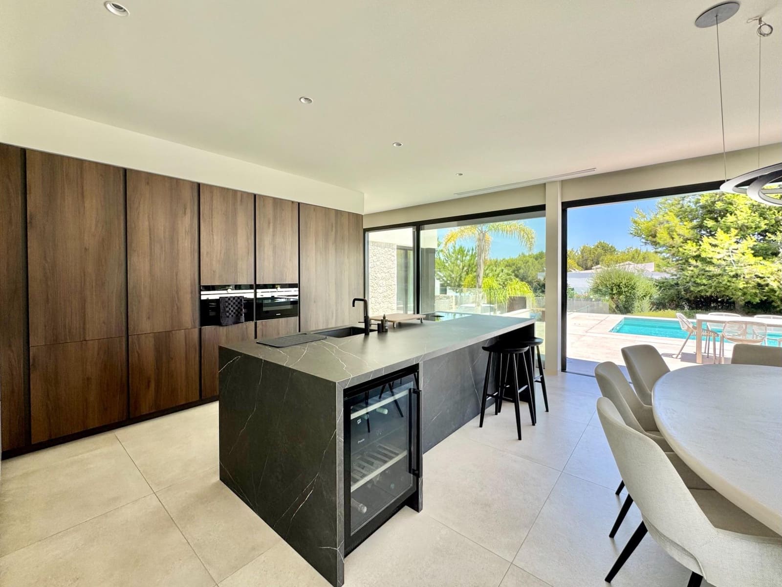 Chalet de 4 habitaciones en Las Colinas Golf en venta con piscina - 1.950.000 € (Ref: 10085126)