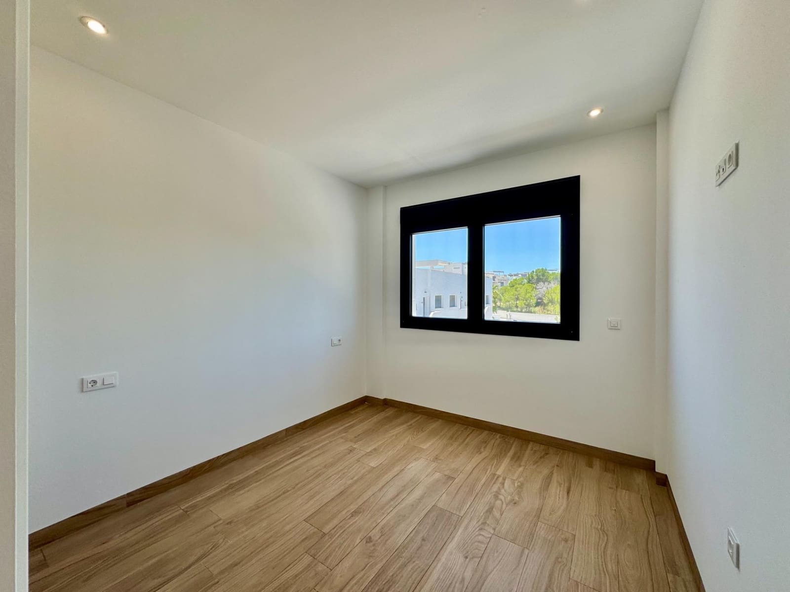 2 slaapkamer Penthouse te koop in Los Balcones met zwembad - € 359.900 (Ref: 10085131)
