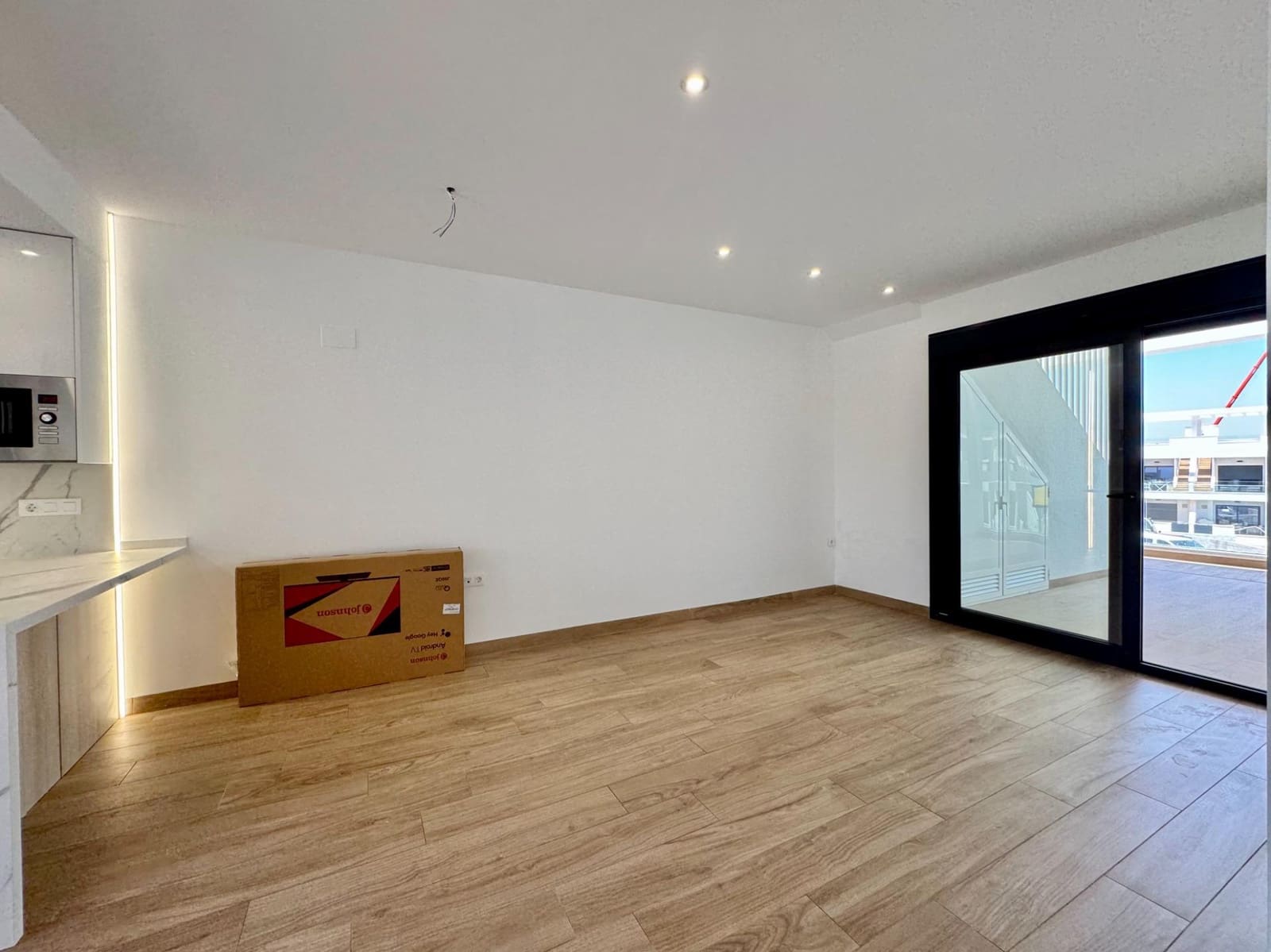 2 slaapkamer Penthouse te koop in Los Balcones met zwembad - € 359.900 (Ref: 10085131)