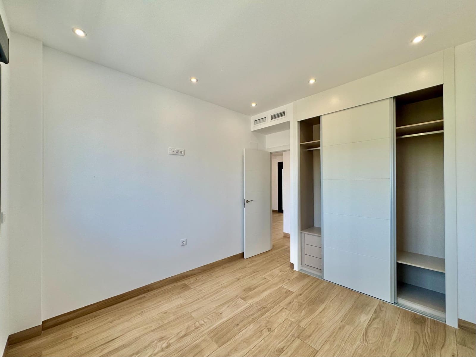 2 slaapkamer Penthouse te koop in Los Balcones met zwembad - € 359.900 (Ref: 10085131)