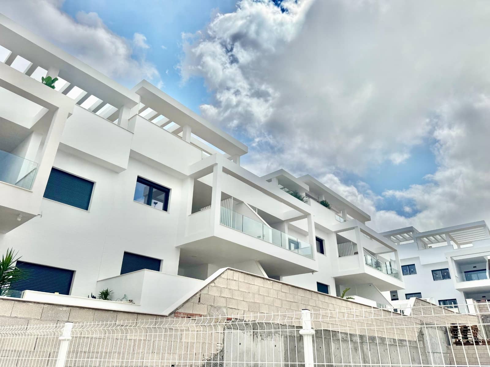 2 slaapkamer Penthouse te koop in Los Balcones met zwembad - € 359.900 (Ref: 10085131)