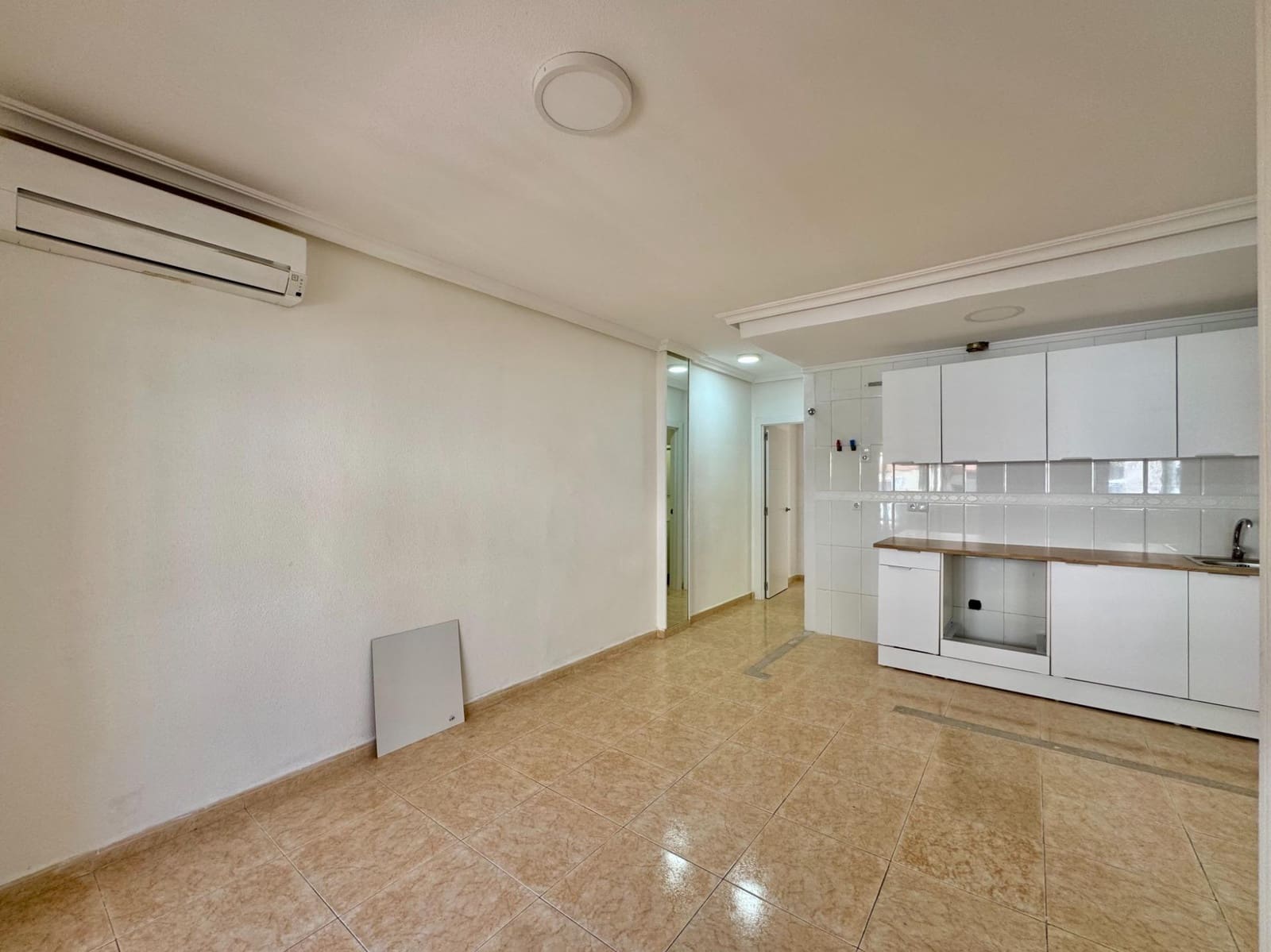 2 slaapkamer Appartement te koop in Torrevieja - € 137.500 (Ref: 10085141)
