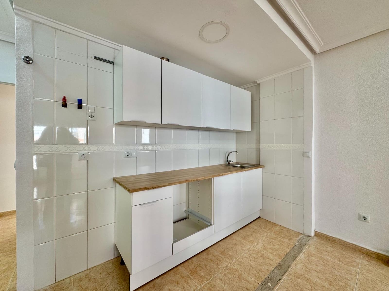 2 slaapkamer Appartement te koop in Torrevieja - € 137.500 (Ref: 10085141)