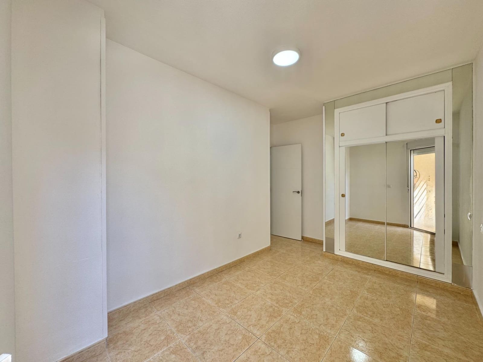 2 slaapkamer Appartement te koop in Torrevieja - € 137.500 (Ref: 10085141)
