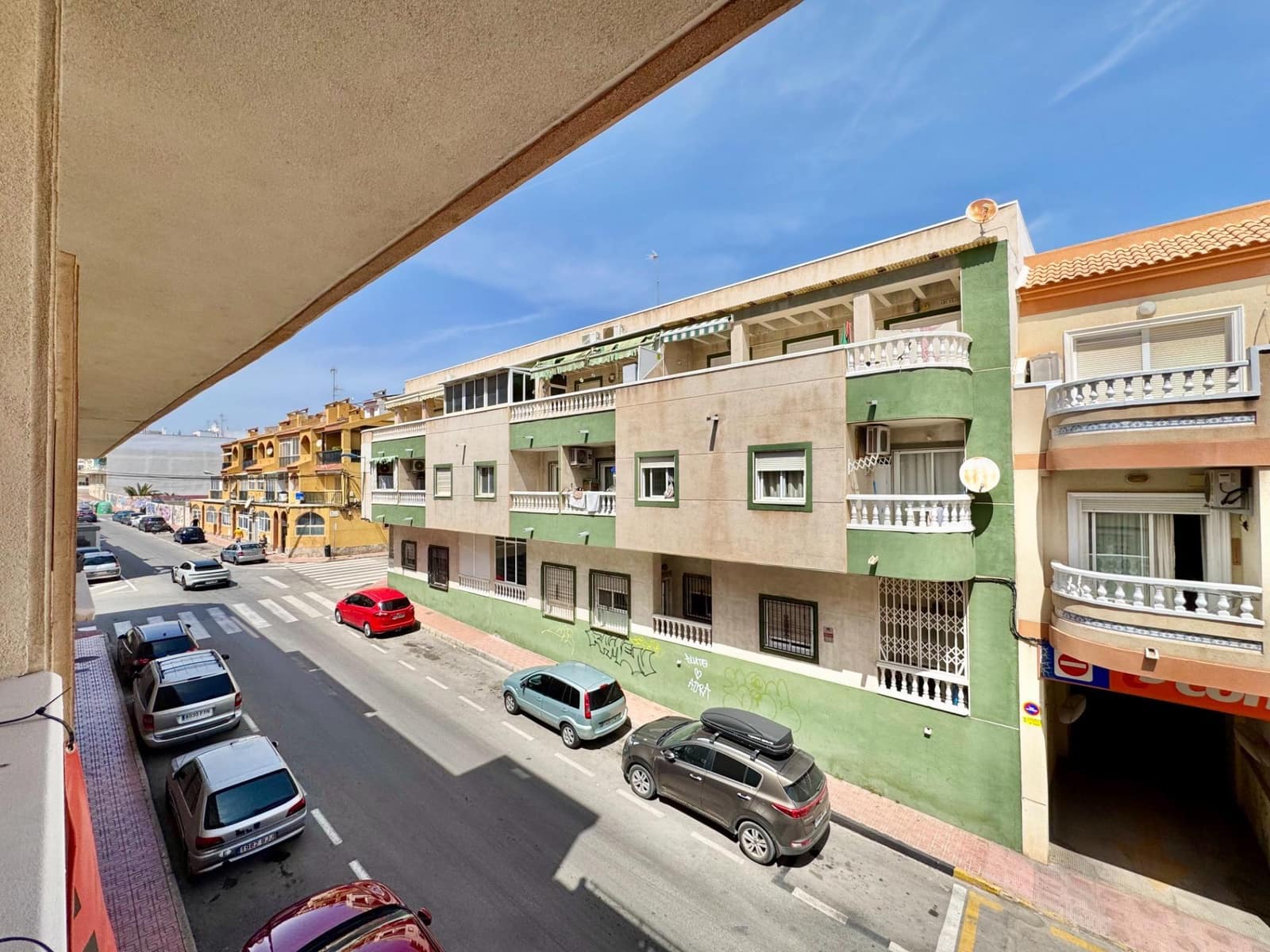 2 slaapkamer Appartement te koop in Torrevieja - € 137.500 (Ref: 10085141)
