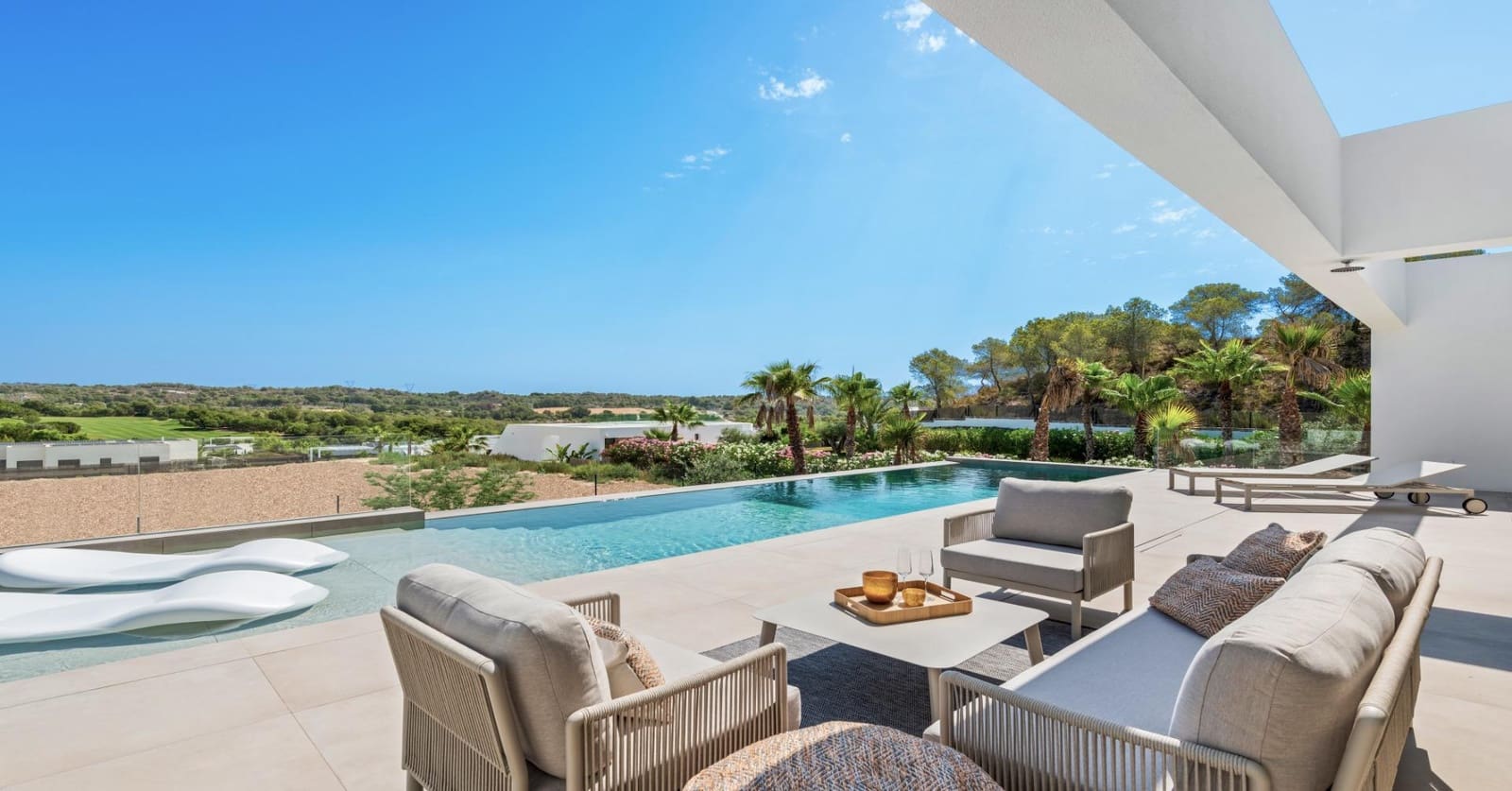 Chalet de 4 habitaciones en Las Colinas Golf en venta - 1.879.000 € (Ref: 10085142)