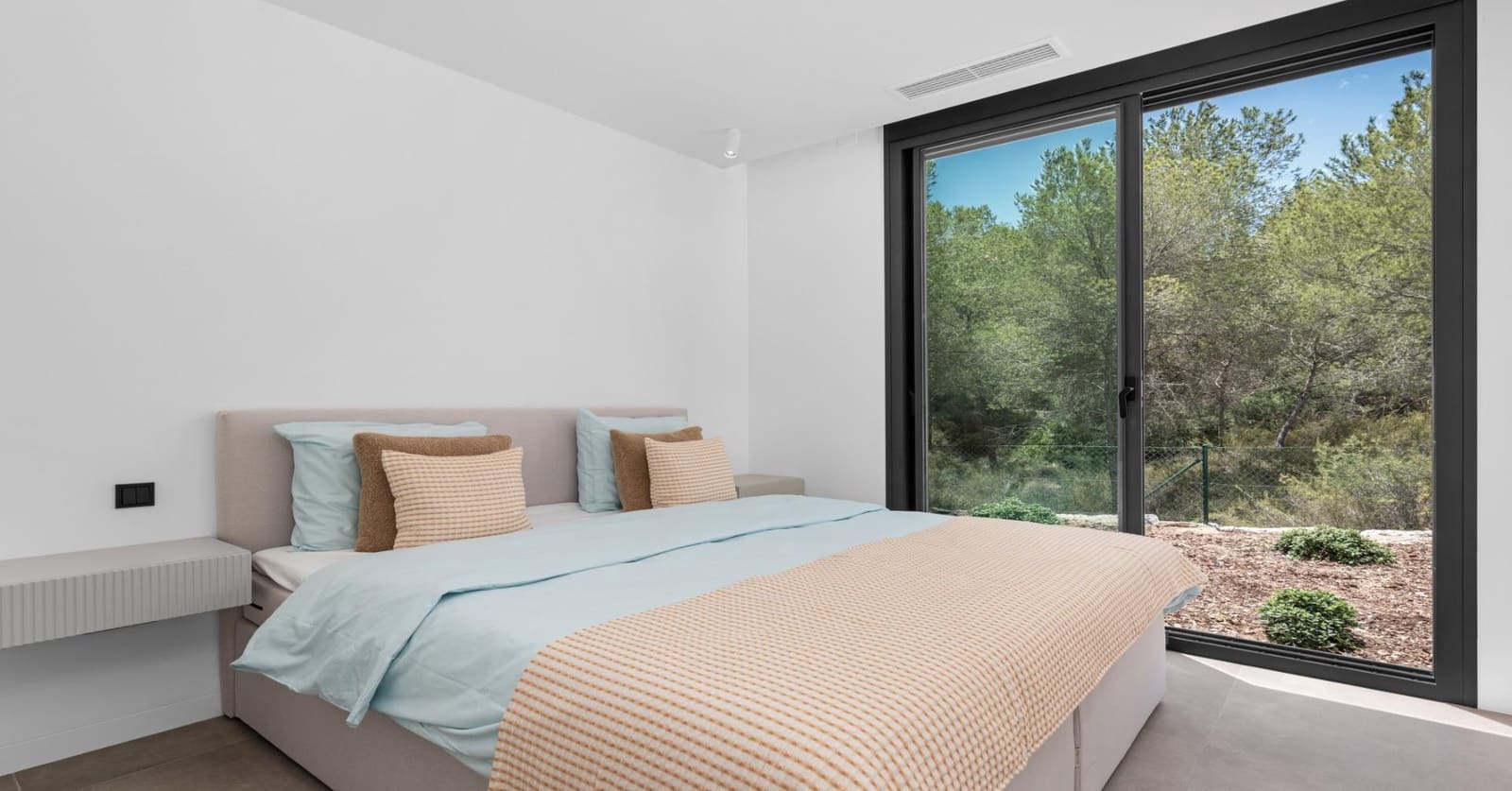 Chalet de 4 habitaciones en Las Colinas Golf en venta - 1.879.000 € (Ref: 10085142)