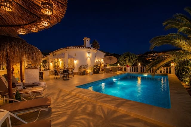 Chalet de 2 habitaciones en Benissa en venta con piscina garaje - 579.000 € (Ref: 10085393)