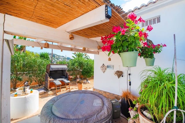 Chalet de 2 habitaciones en Benissa en venta con piscina garaje - 579.000 € (Ref: 10085393)