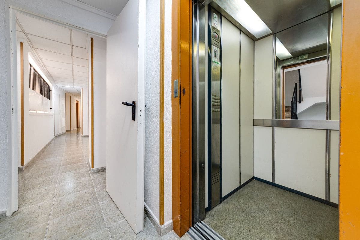 2 soverom Leilighet til salgs i Torrevieja med svømmebasseng - € 140 000 (Ref: 10085789)