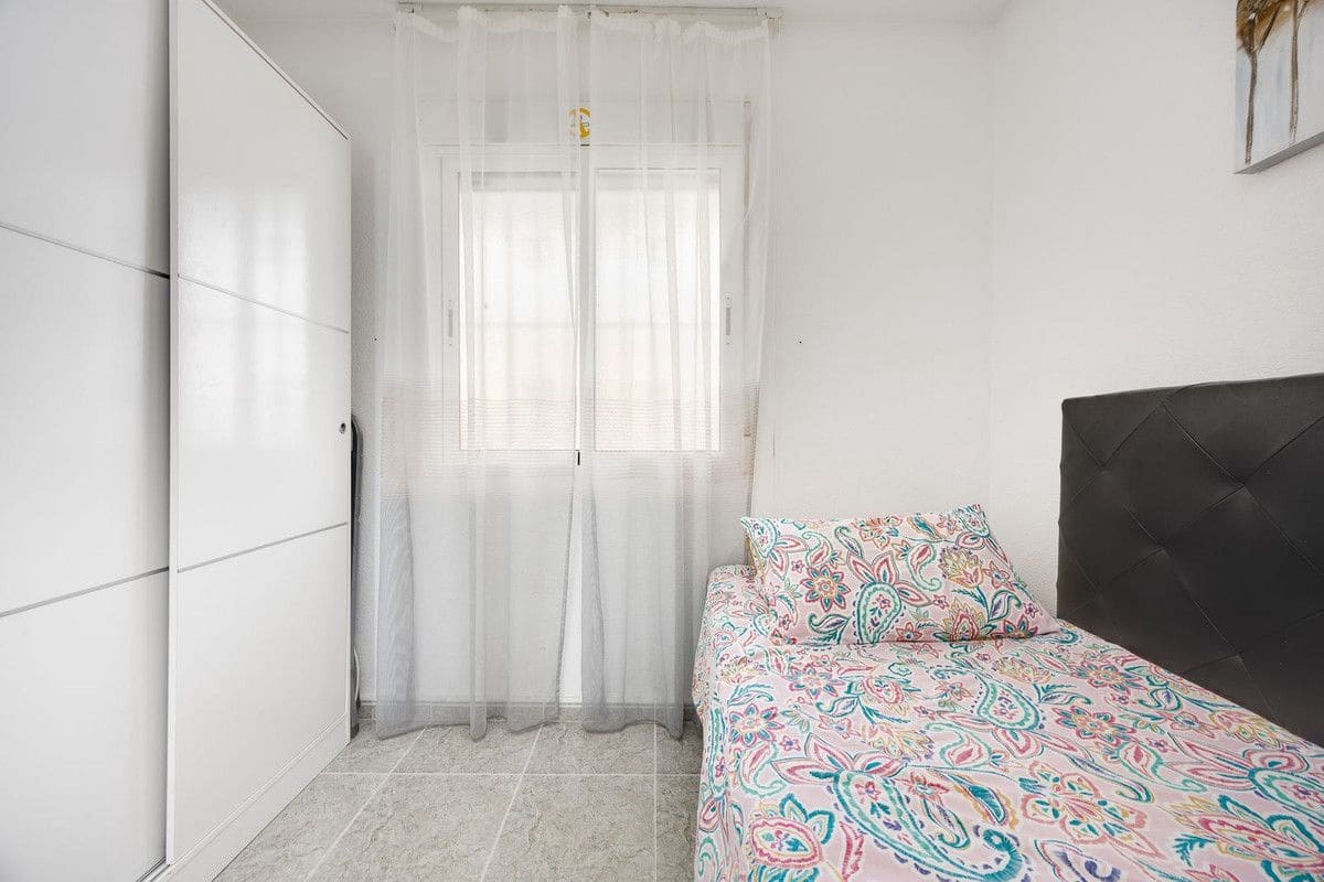 2 soverom Leilighet til salgs i Torrevieja med svømmebasseng - € 140 000 (Ref: 10085789)