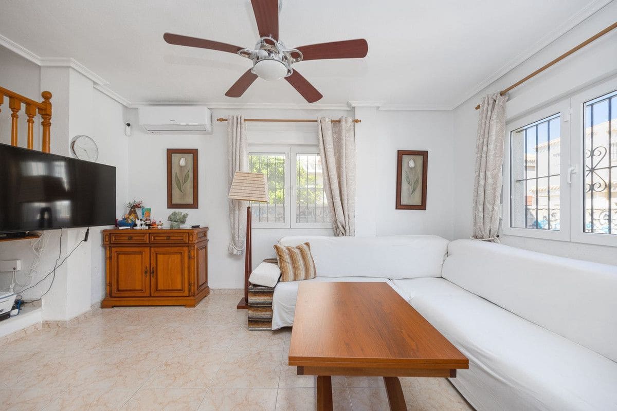 3 soveværelse Villa til salg i Orihuela Costa - € 389.000 (Ref: 10085790)
