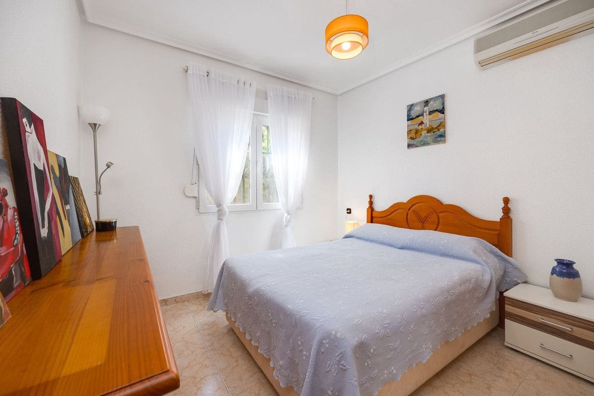 3 soveværelse Villa til salg i Orihuela Costa - € 389.000 (Ref: 10085790)