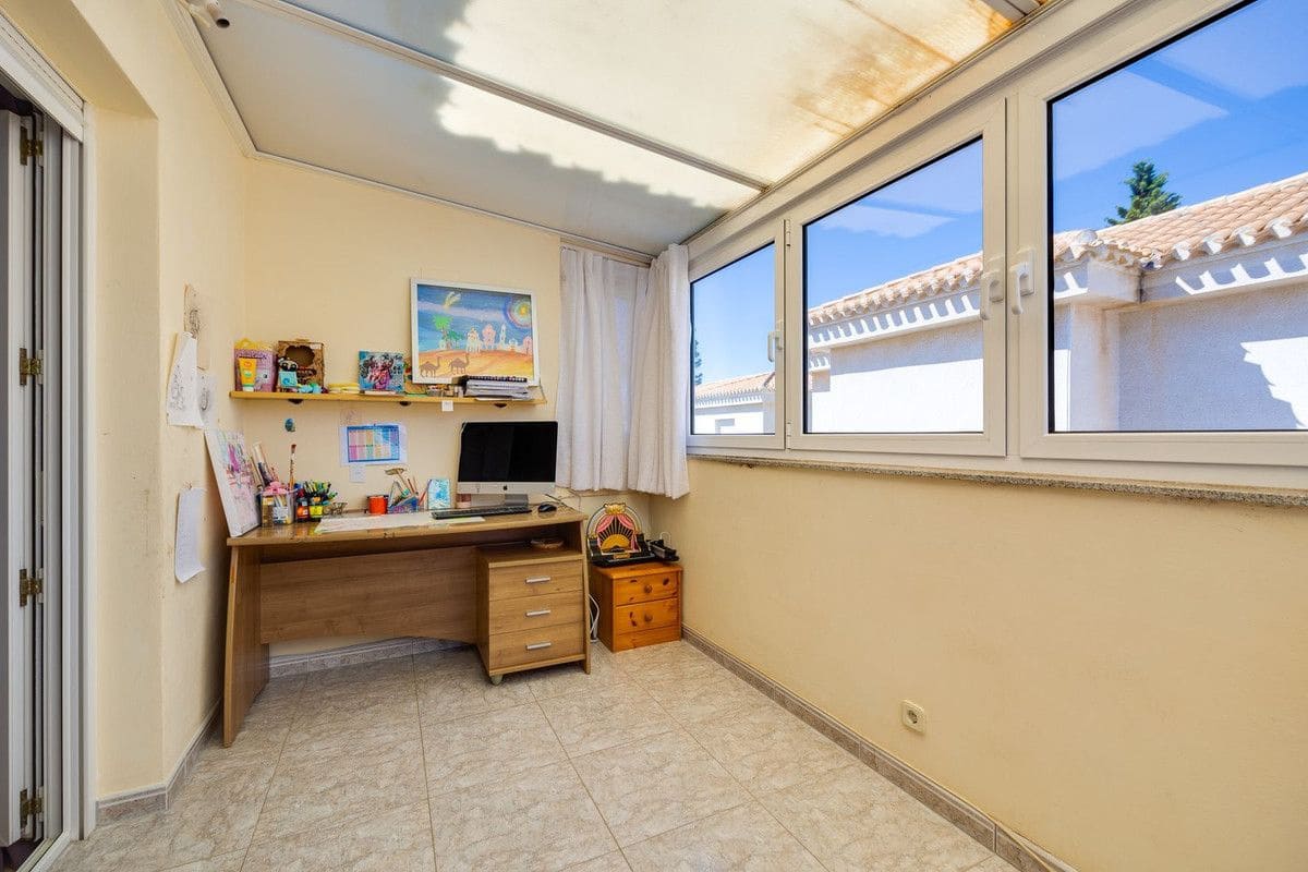 3 soveværelse Villa til salg i Orihuela Costa - € 389.000 (Ref: 10085790)