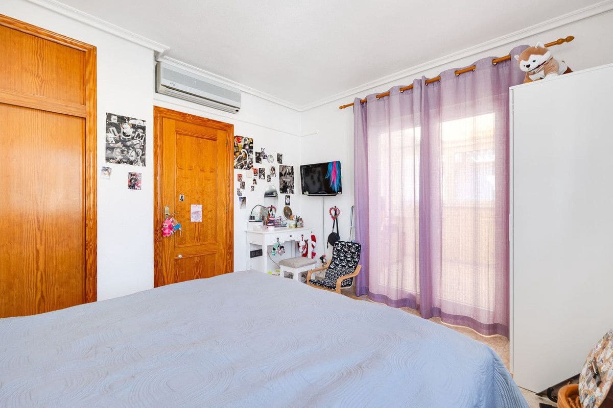 3 soveværelse Villa til salg i Orihuela Costa - € 389.000 (Ref: 10085790)