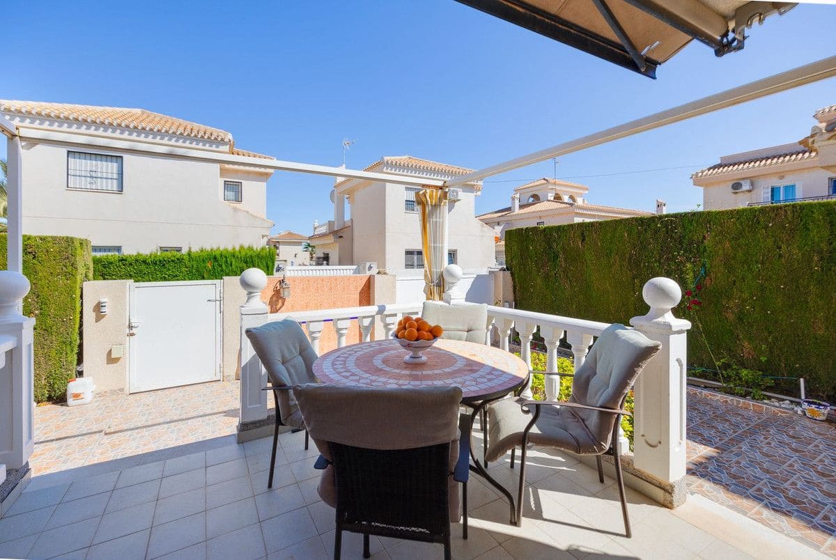 3 soveværelse Villa til salg i Orihuela Costa - € 389.000 (Ref: 10085790)