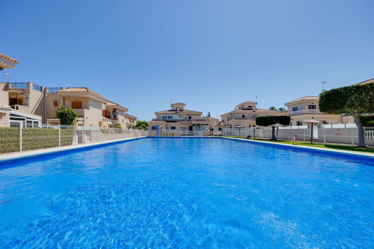 3 soveværelse Villa til salg i Orihuela Costa - € 389.000 (Ref: 10085790)