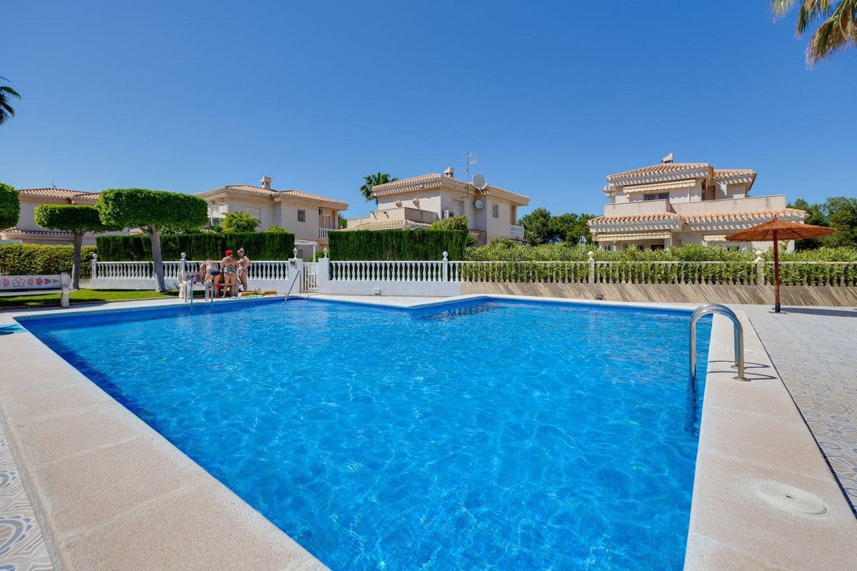 3 soveværelse Villa til salg i Orihuela Costa - € 389.000 (Ref: 10085790)