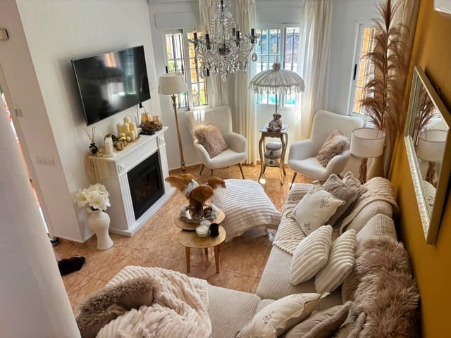 2 Zimmer Villa zu verkaufen in El Chaparral - La Siesta - La Torreta, Torrevieja mit Pool - 299.500 € (Ref: 10085798)