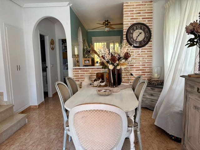 2 Zimmer Villa zu verkaufen in El Chaparral - La Siesta - La Torreta, Torrevieja mit Pool - 299.500 € (Ref: 10085798)