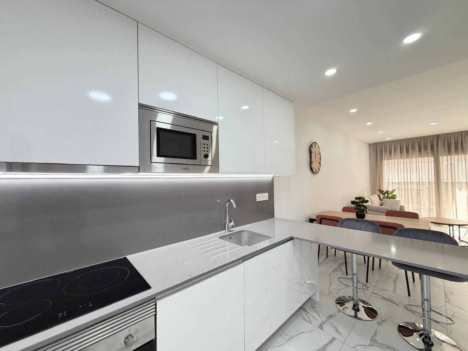 2 Zimmer Apartment zu verkaufen in Torrevieja mit Pool - 326.900 € (Ref: 10085853)