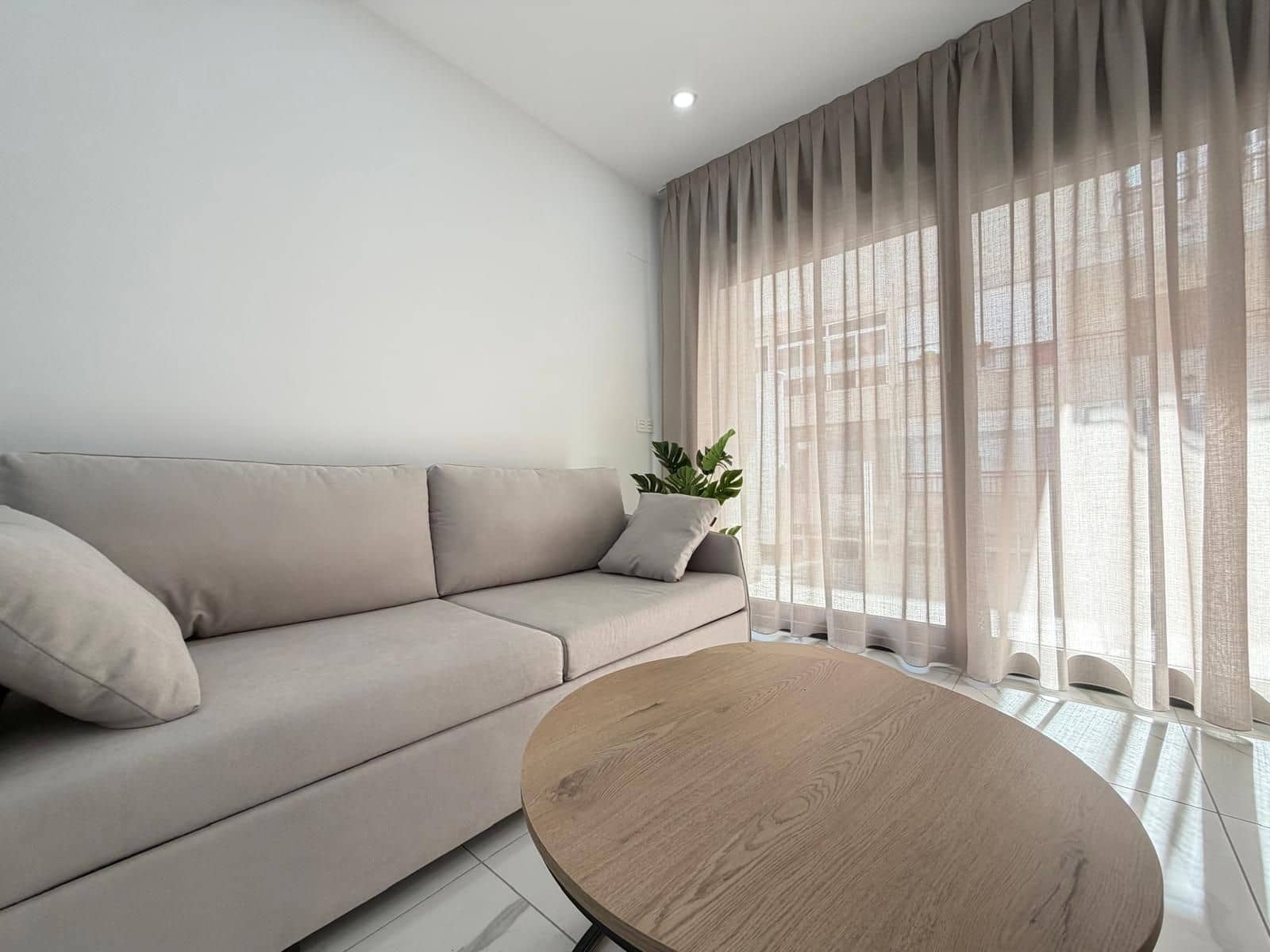 2 Zimmer Apartment zu verkaufen in Torrevieja mit Pool - 326.900 € (Ref: 10085853)