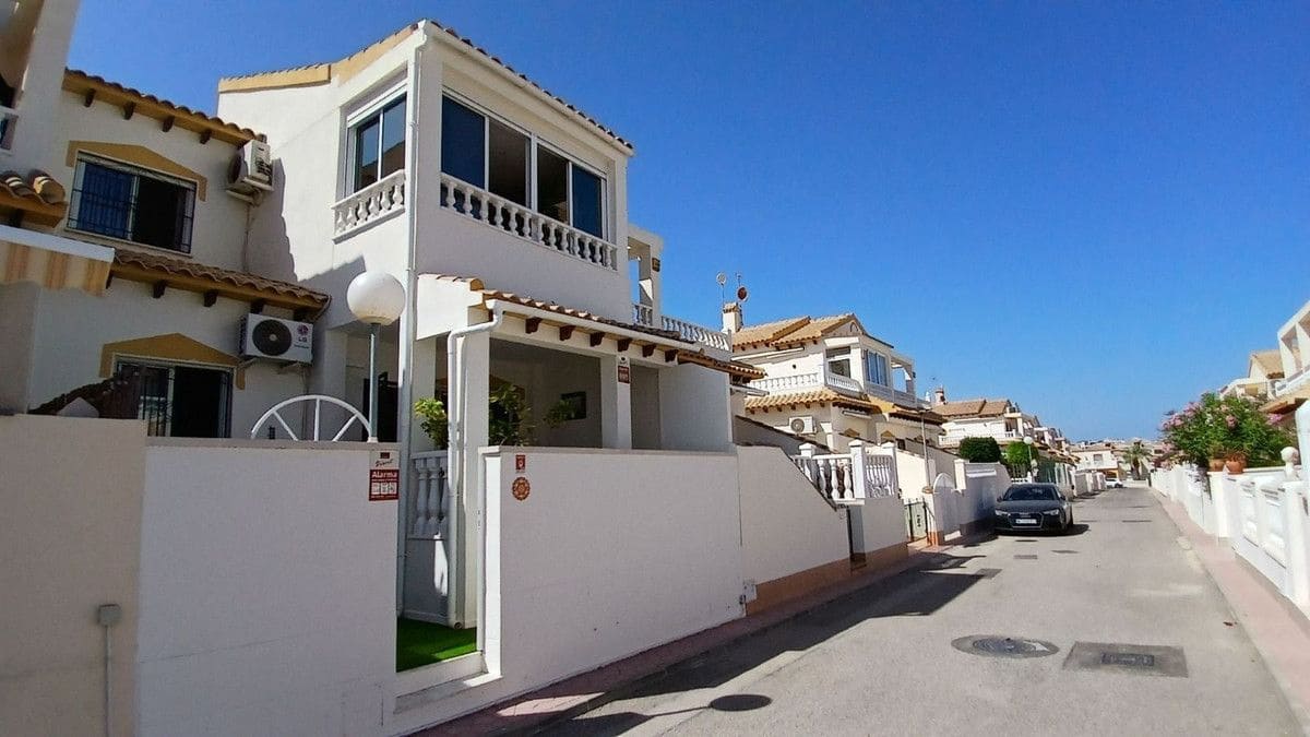3 soverom Villa til salgs i Orihuela Costa med svømmebasseng - € 268 800 (Ref: 10085856)