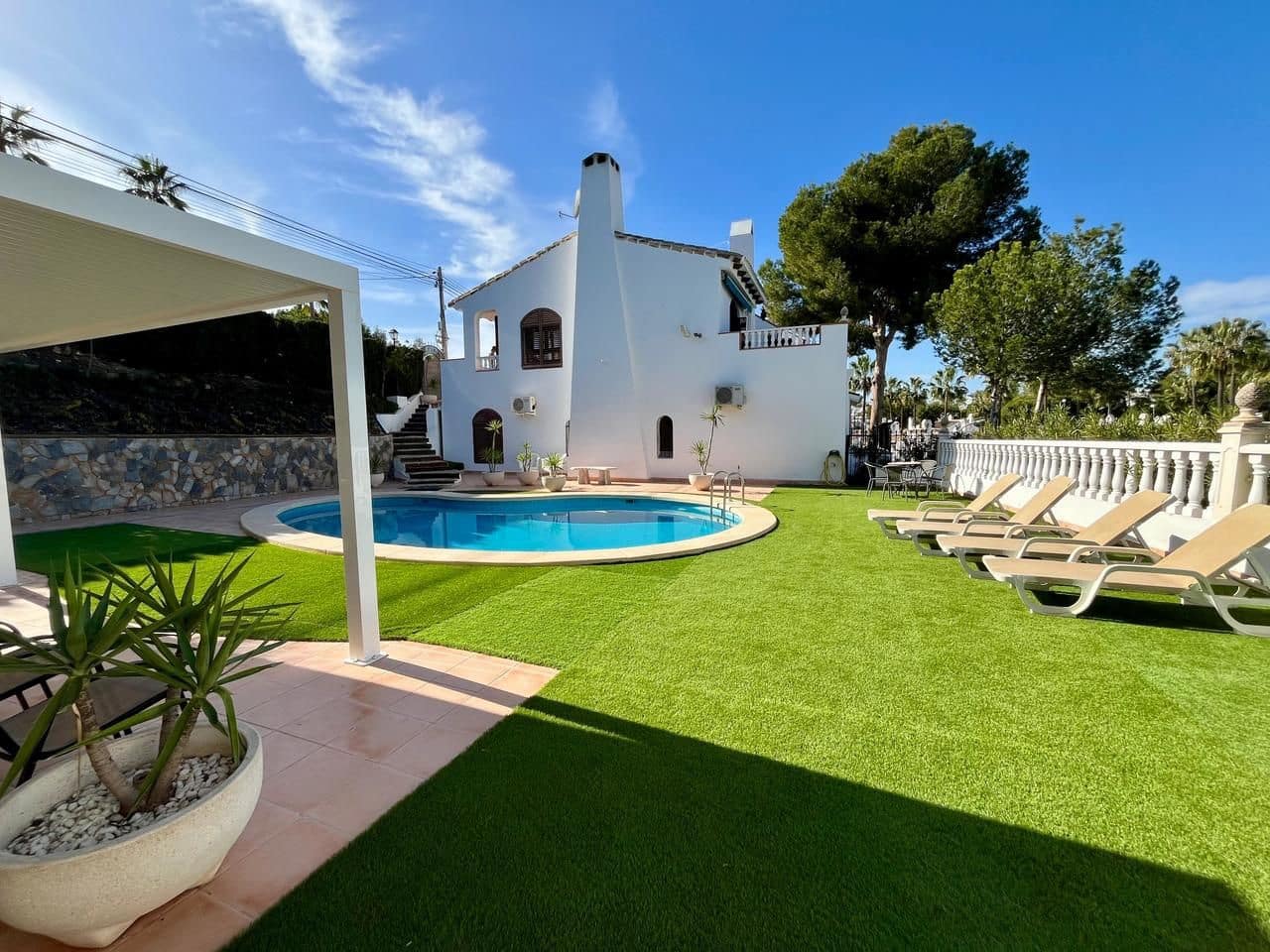 4 bedroom Villa for sale in Orihuela Costa - € 750,000 (Ref: 10085909)