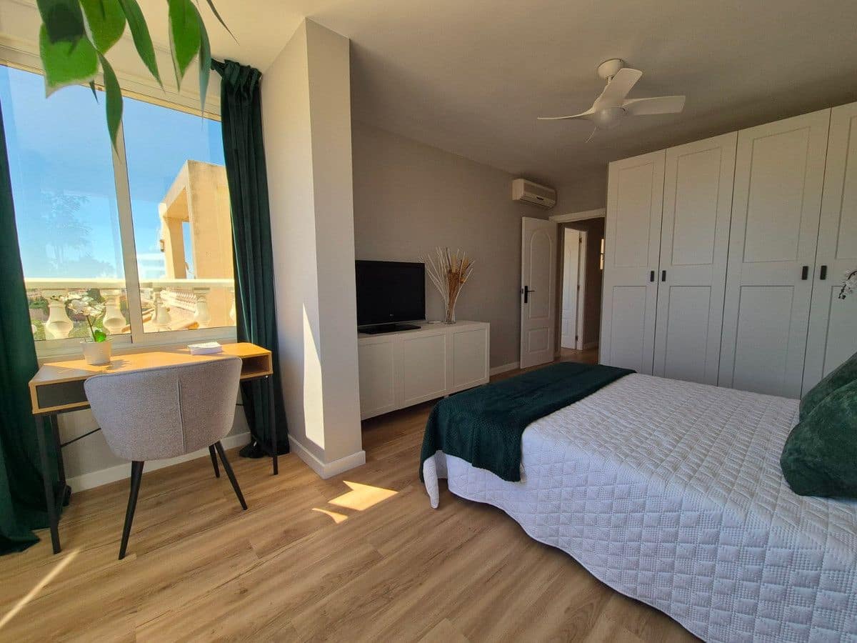 3 sovrum Semi-fristående Villa till salu i Orihuela Costa med pool - 268 800 € (Ref: 10085913)