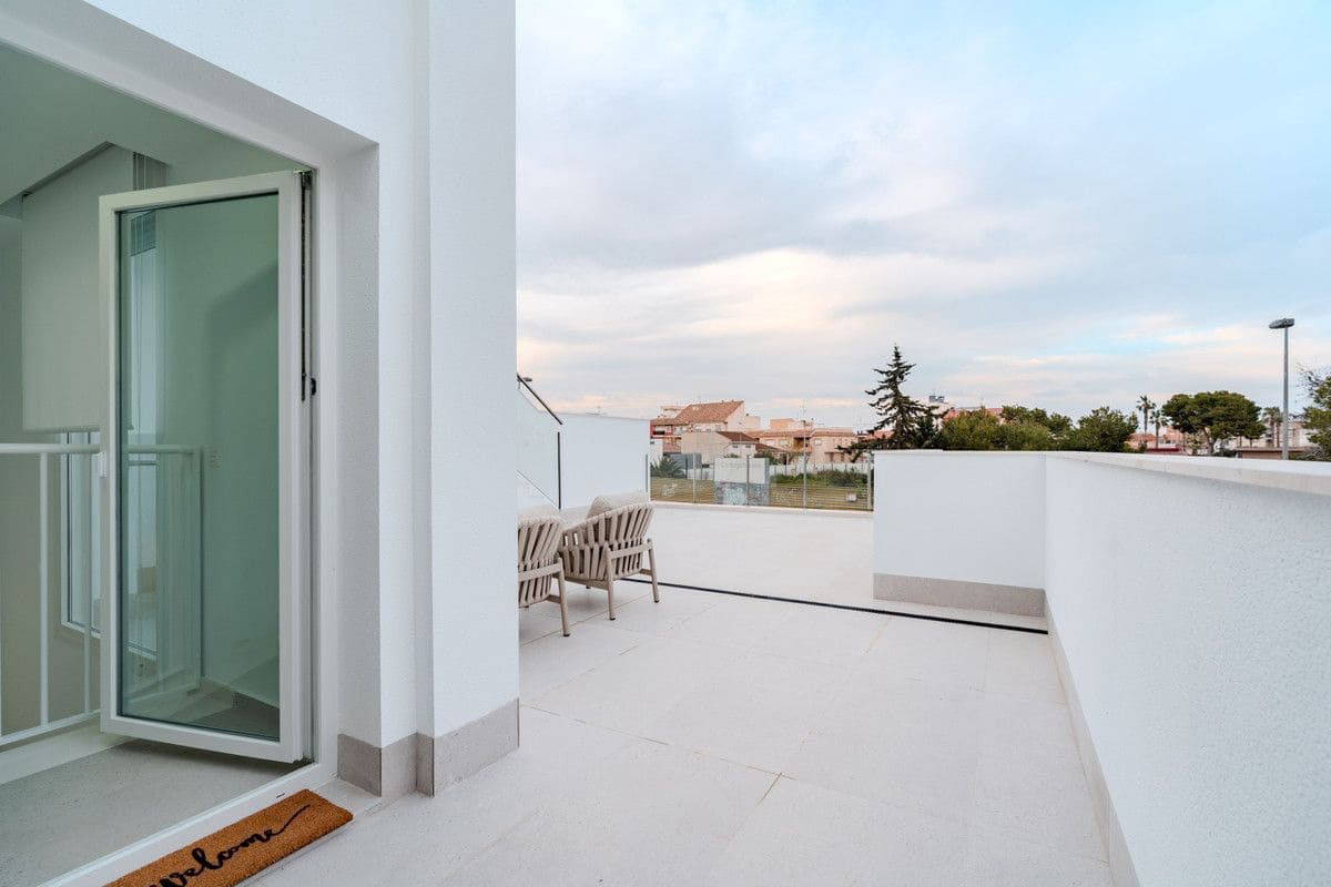 3 sovrum Villa till salu i Los Alcazares med pool - 485 000 € (Ref: 10089264)