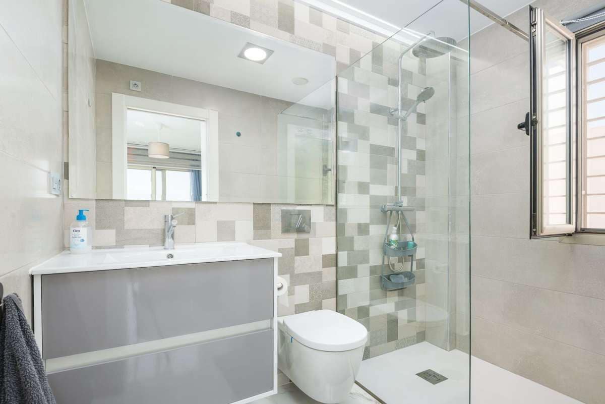3 sypialnia Willa na sprzedaż w Torrevieja z basenem - 375 000 € (Ref: 10089288)