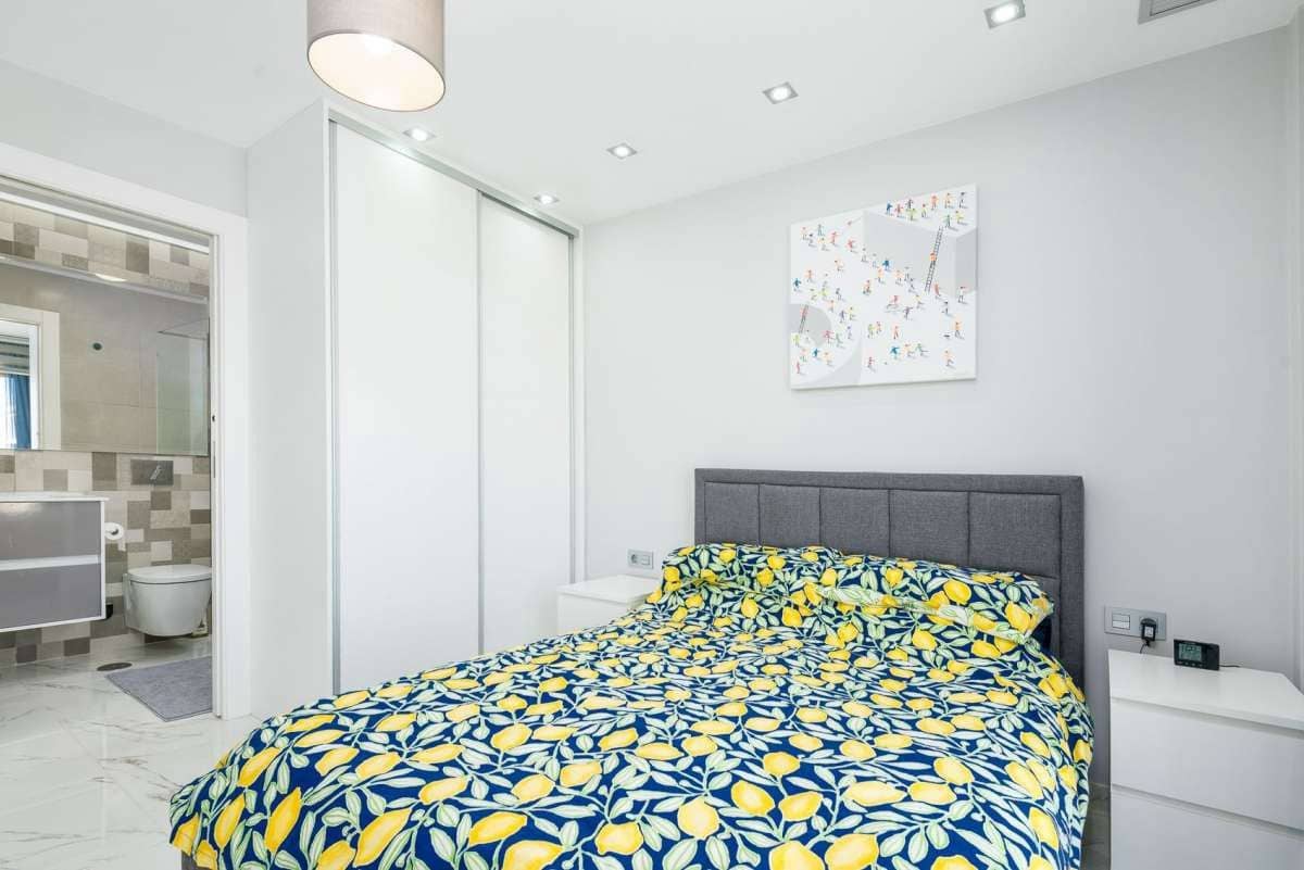 3 sypialnia Willa na sprzedaż w Torrevieja z basenem - 375 000 € (Ref: 10089288)