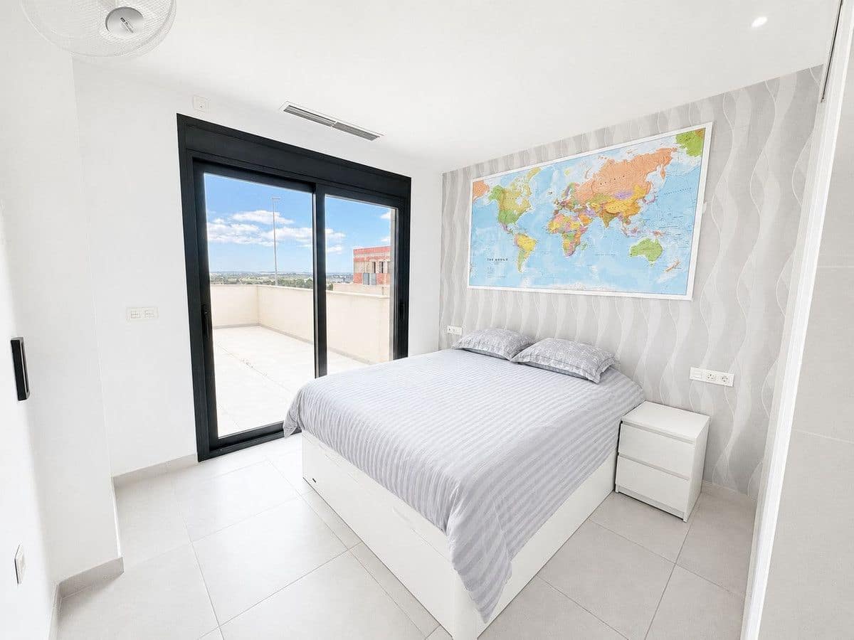 Chalet de 4 habitaciones en Benijófar en venta con piscina - 795.000 € (Ref: 10089291)