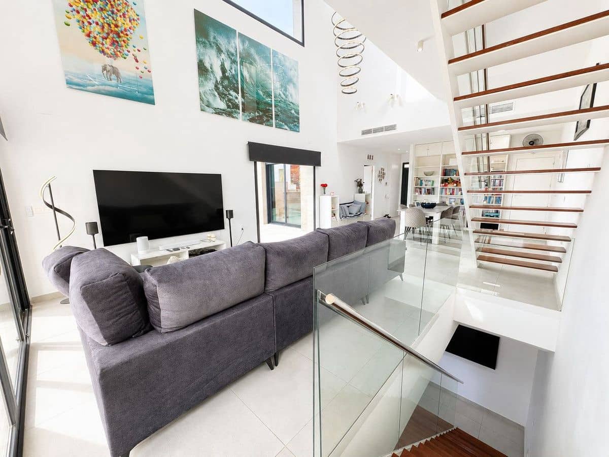 Chalet de 4 habitaciones en Benijófar en venta con piscina - 795.000 € (Ref: 10089291)