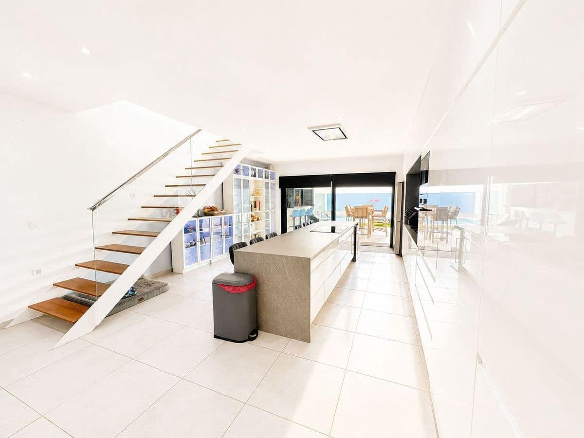 Chalet de 4 habitaciones en Benijófar en venta con piscina - 795.000 € (Ref: 10089291)